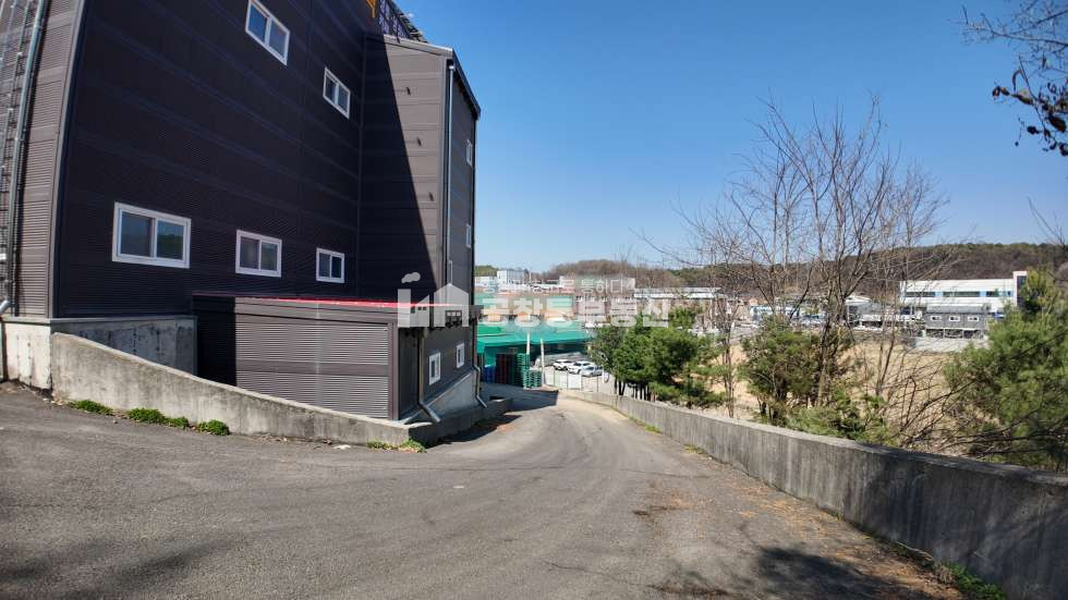 경기 파주시 탄현면 법흥리 가동 자유로 인접 대형 하역장 1층같은 2층 단독 물류창고 월세 매물번호 10035 사진 2